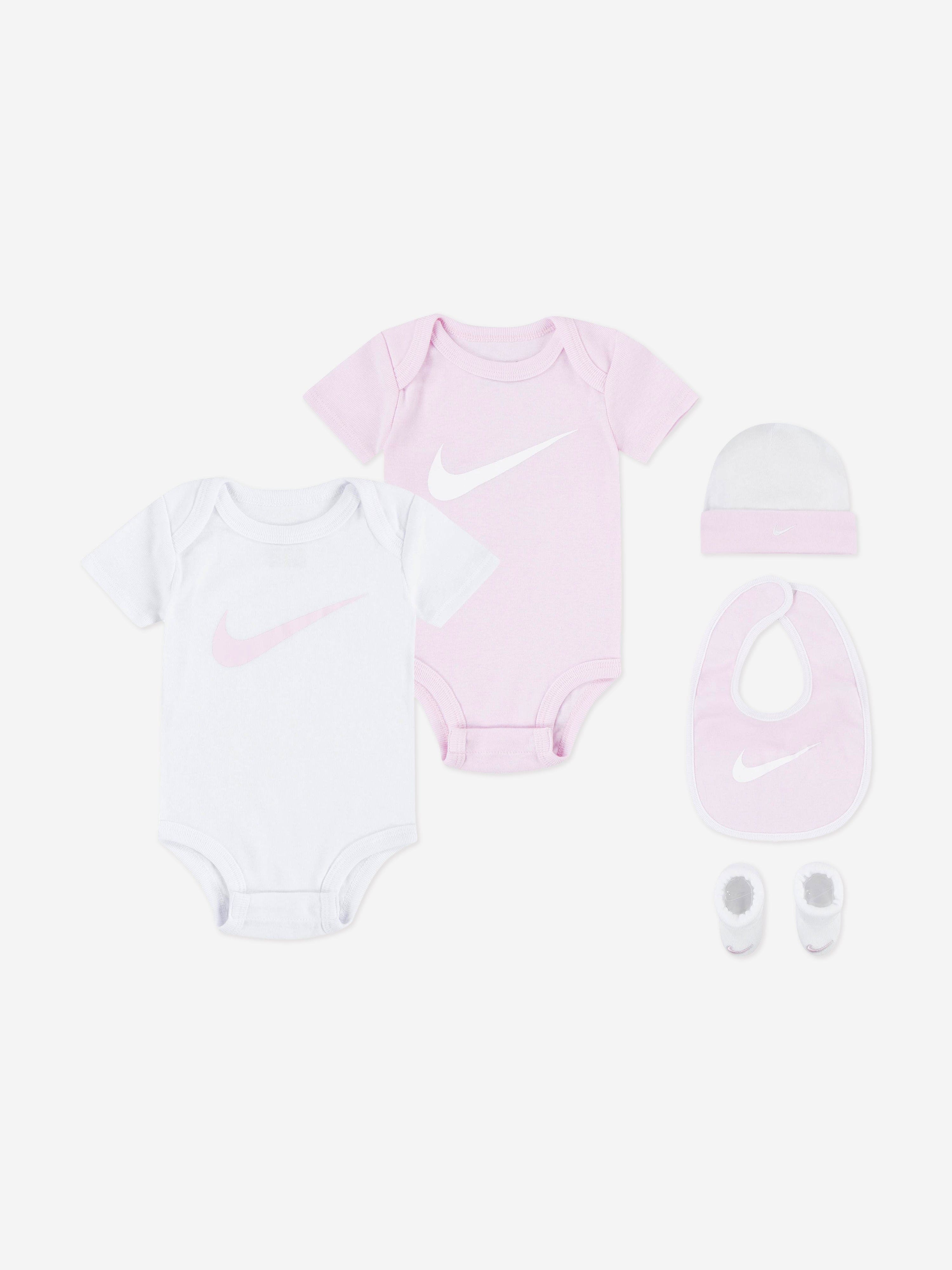 nike newborn gift sets