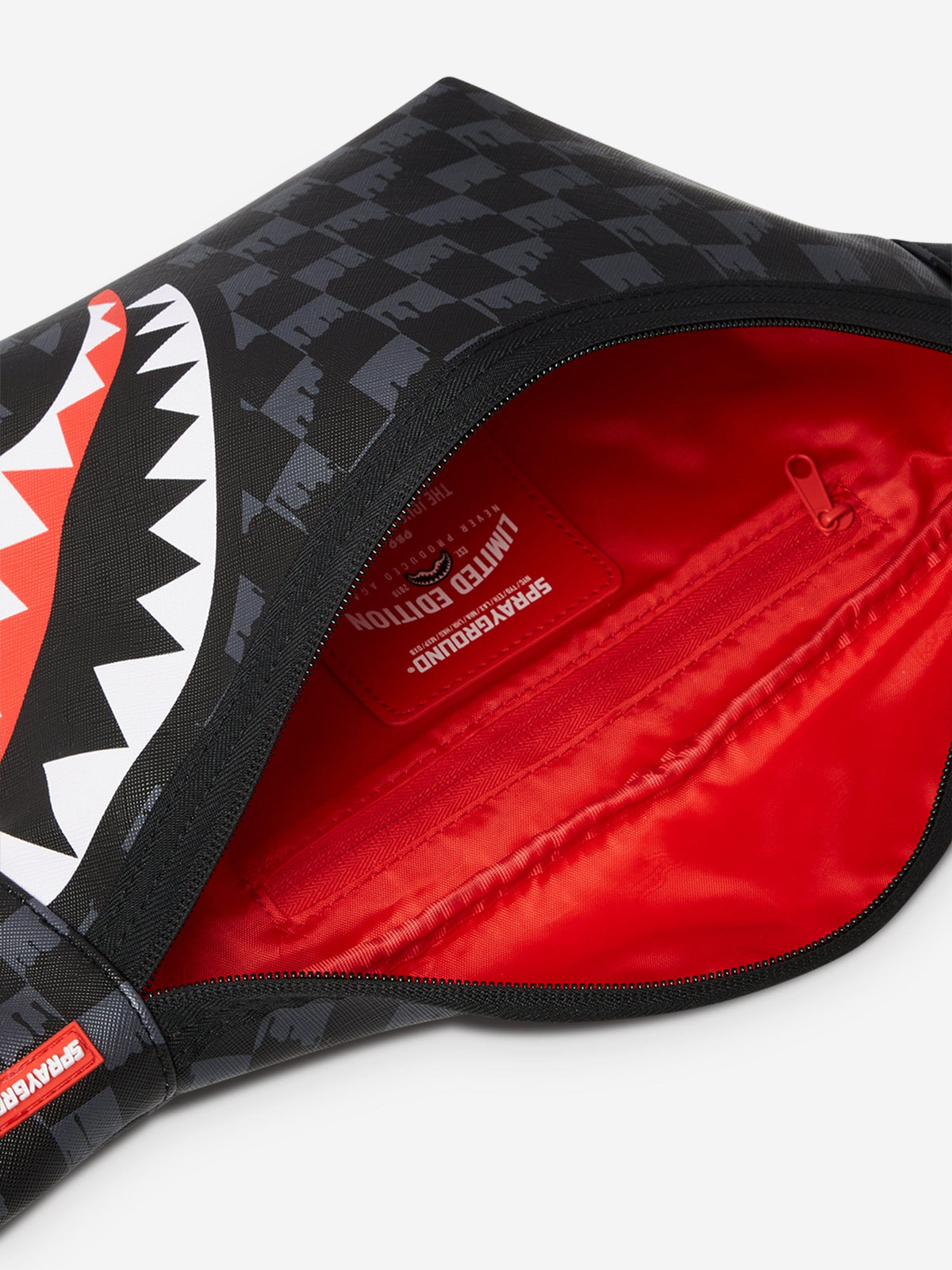 Sprayground Kids Drip Check Shark Belt Bag in Black (23cm 